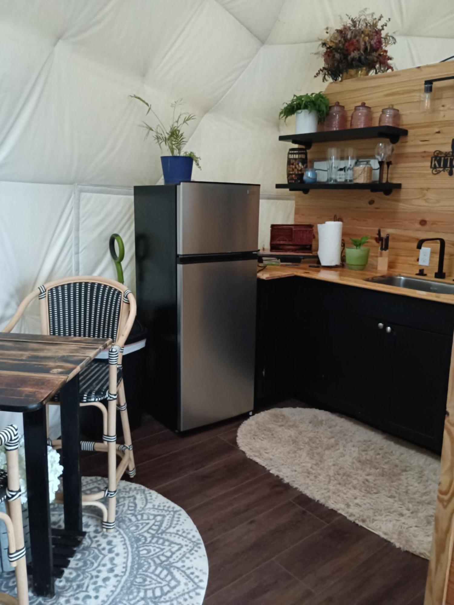 Waterfront Luxury Glamping Dome Hotell Rogersville Exteriör bild
