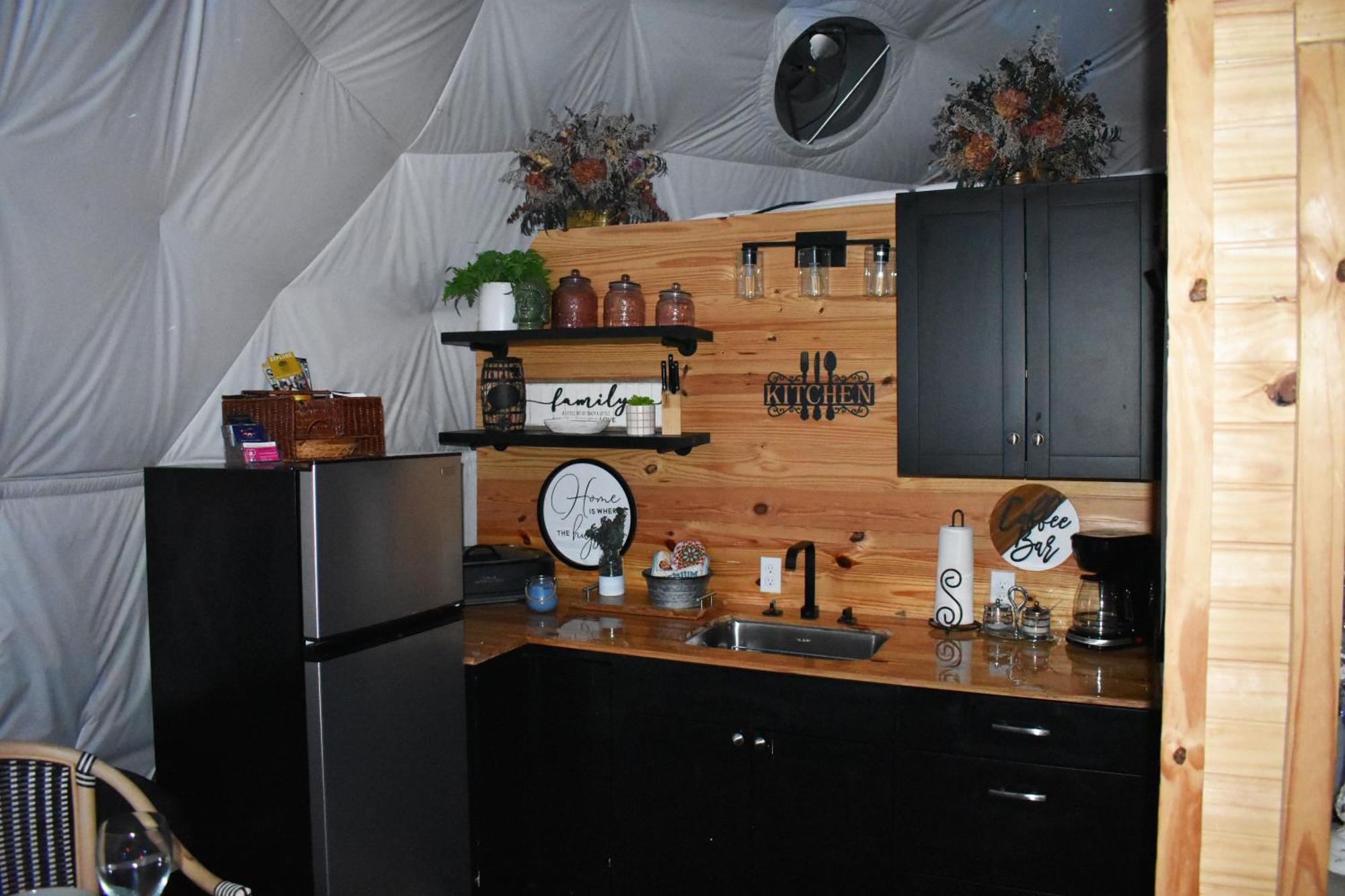 Waterfront Luxury Glamping Dome Hotell Rogersville Exteriör bild